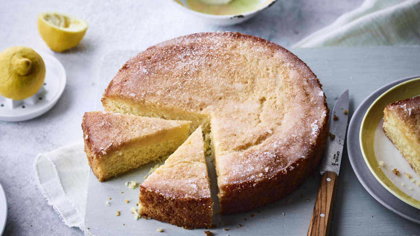 Lemon Drizzle Cake Recipe (with CBD)